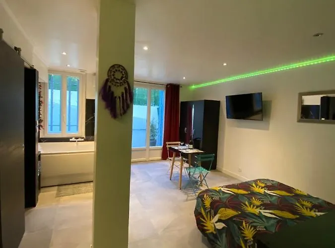 Luxury Dreams Balneo Apartament *
